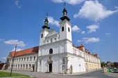 Valtice (okres Břeclav) – klášter milosrdných bratří s nemocnicí